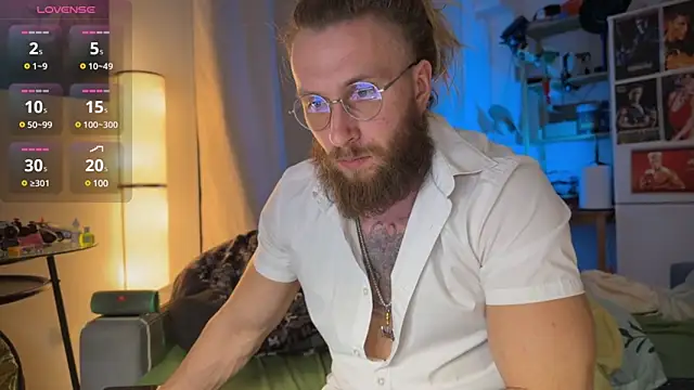 Snapshot of rusbigpaul chatting on March 9, 6:00 pm rusbigpaul online show from March 9, 6:00 pm