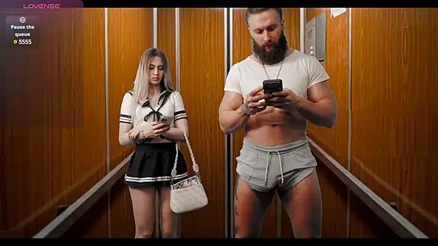 Snapshot of rusbigpaul chatting on March 13, 1:18 pm rusbigpaul online show from March 13, 1:18 pm