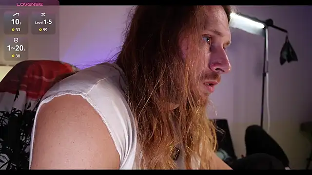 Snapshot of rusbigpaul chatting on October 13, 7:03 pm rusbigpaul online show from October 13, 7:03 pm