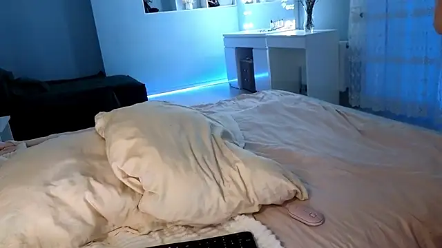 MissSiona online show from December 16, 10:50 am