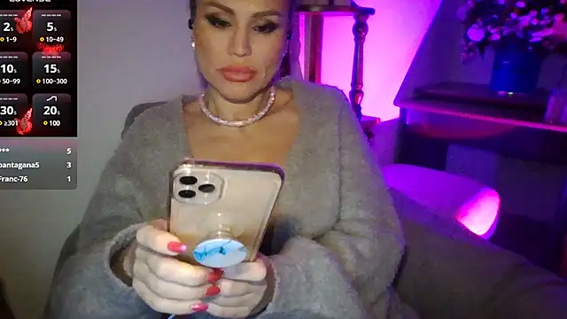 Radmila Queen  online show from December 10, 7:11 pm