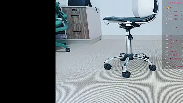 Snapshot of tt50256 chatting on September 17, 6:15 am tt50256 online show from September 17, 6:15 am