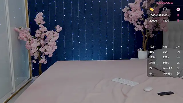 -Mirror-Girl- online show from March 15, 6:14 am