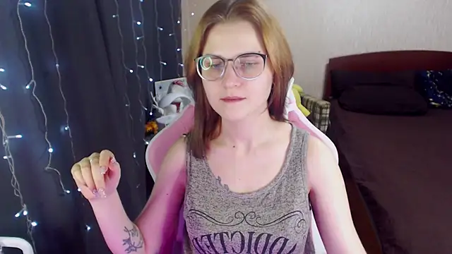 MissBrightShine online show from February 1, 3:50 pm