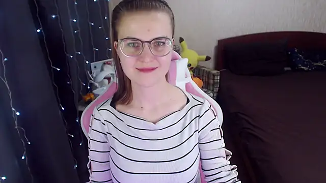 MissBrightShine online show from February 7, 4:14 pm