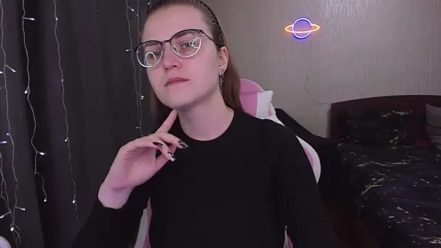 MissBrightShine online show from March 6, 10:09 am