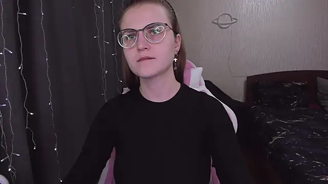 MissBrightShine online show from March 6, 1:14 pm