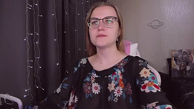 MissBrightShine online show from September 13, 9:42 am