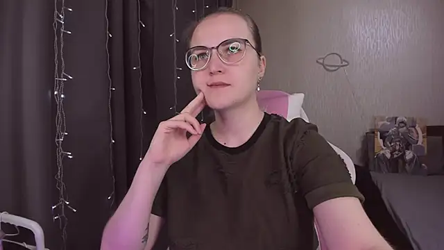 MissBrightShine online show from November 18, 10:31 am