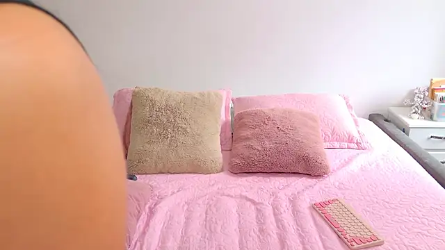 Mar 333 online show from February 1, 9:19 pm