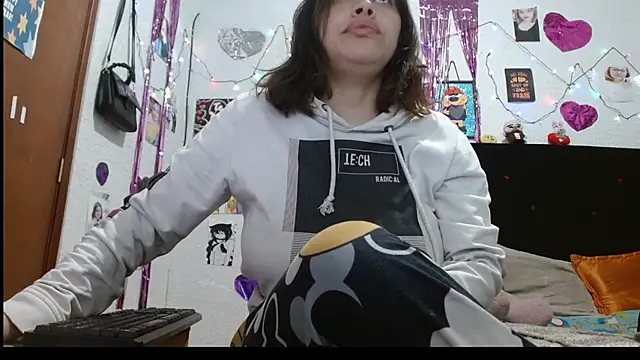 Saray extrovert  online show from December 26, 11:32 am