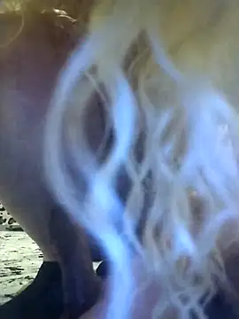 Impression222 online show from March 4, 4:52 pm