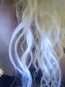 Impression222 online show from March 5, 1:06 pm