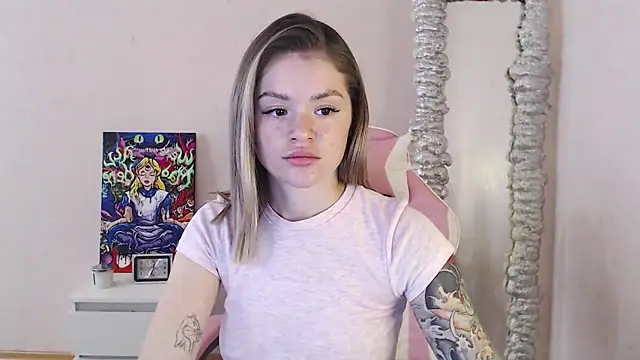 Snapshot of miaacatt chatting on September 22, 10:39 am miaacatt online show from September 22, 10:39 am