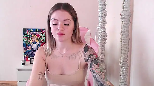 Snapshot of miaacatt chatting on September 27, 8:08 am miaacatt online show from September 27, 8:08 am