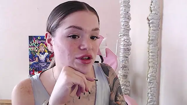 Snapshot of miaacatt chatting on October 14, 7:20 am miaacatt online show from October 14, 7:20 am