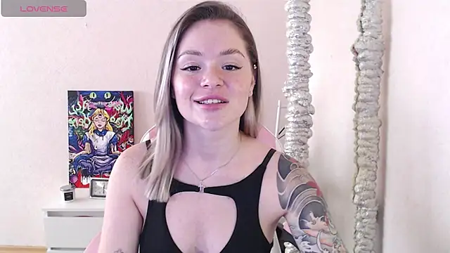 Snapshot of miaacatt chatting on October 24, 9:49 am miaacatt online show from October 24, 9:49 am