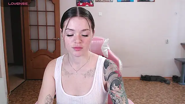 Snapshot of miaacatt chatting on November 23, 5:40 am miaacatt online show from November 23, 5:40 am