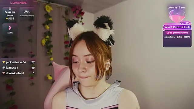 Snapshot of molly_russell chatting on January 2, 2:33 am molly russell online show from January 2, 2:33 am