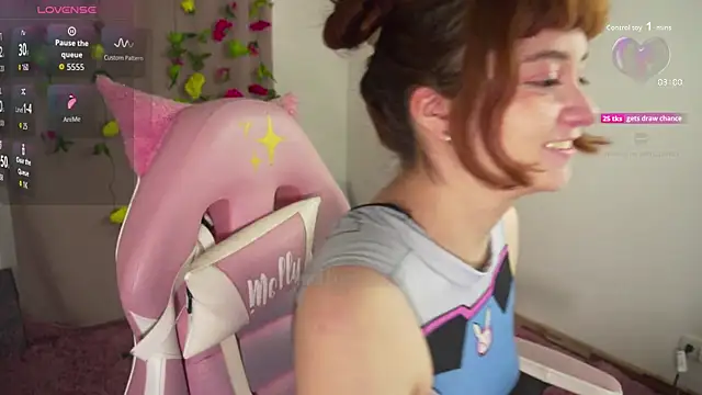 Snapshot of molly_russell chatting on October 23, 7:01 pm molly russell online show from October 23, 7:01 pm