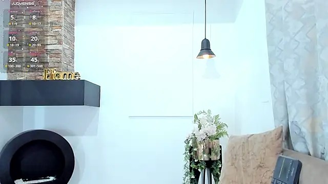 Paula Desousa online show from November 7, 7:47 pm