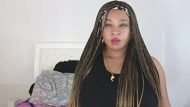 Snapshot of temptressbeauty24 chatting on December 11, 1:39 pm temptressbeauty24 online show from December 11, 1:39 pm