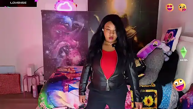 Snapshot of temptressbeauty24 chatting on February 4, 2:07 am temptressbeauty24 online show from February 4, 2:07 am