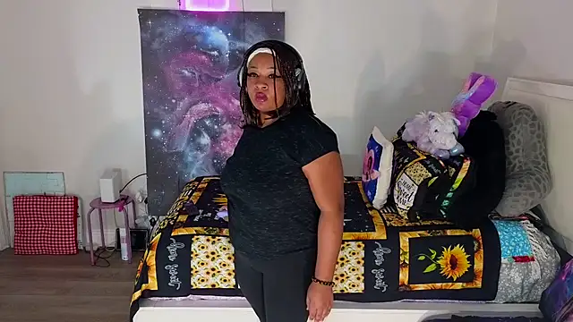 Snapshot of temptressbeauty24 chatting on February 10, 4:19 am temptressbeauty24 online show from February 10, 4:19 am