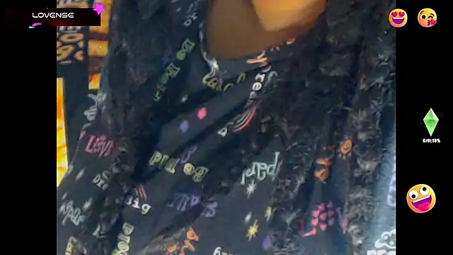 Snapshot of temptressbeauty24 chatting on February 14, 4:15 am temptressbeauty24 online show from February 14, 4:15 am