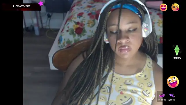 Snapshot of temptressbeauty24 chatting on February 16, 8:33 pm temptressbeauty24 online show from February 16, 8:33 pm