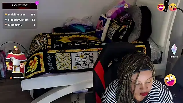 Snapshot of temptressbeauty24 chatting on March 1, 4:15 am temptressbeauty24 online show from March 1, 4:15 am