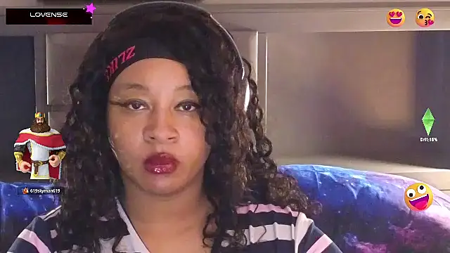 Snapshot of temptressbeauty24 chatting on March 11, 1:05 am temptressbeauty24 online show from March 11, 1:05 am