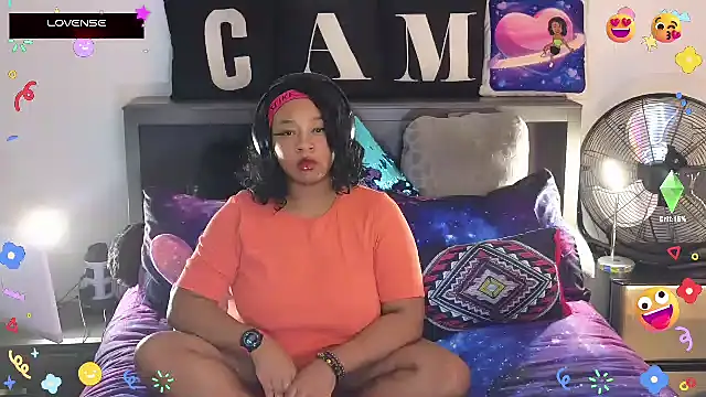 Snapshot of temptressbeauty24 chatting on March 12, 2:30 am temptressbeauty24 online show from March 12, 2:30 am