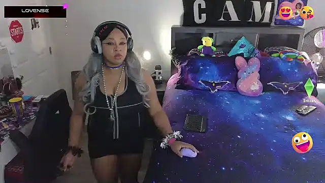 Snapshot of temptressbeauty24 chatting on March 16, 11:25 pm temptressbeauty24 online show from March 16, 11:25 pm