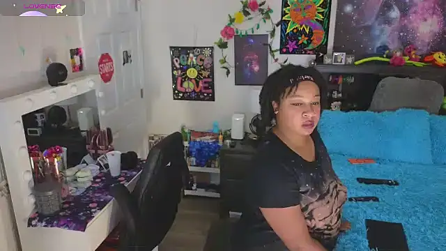 Snapshot of temptressbeauty24 chatting on September 13, 11:04 pm temptressbeauty24 online show from September 13, 11:04 pm