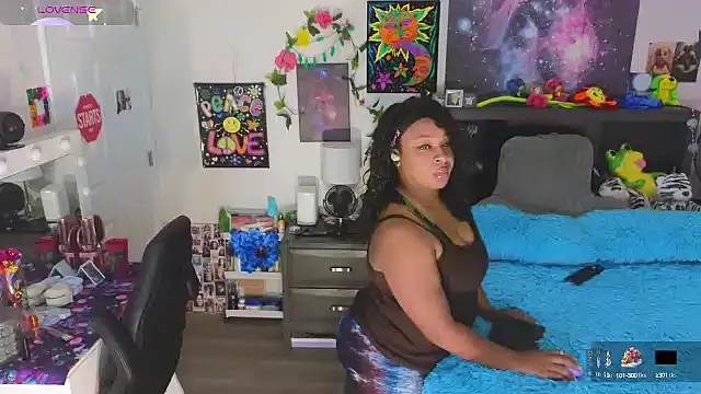 Snapshot of temptressbeauty24 chatting on September 18, 2:52 pm temptressbeauty24 online show from September 18, 2:52 pm