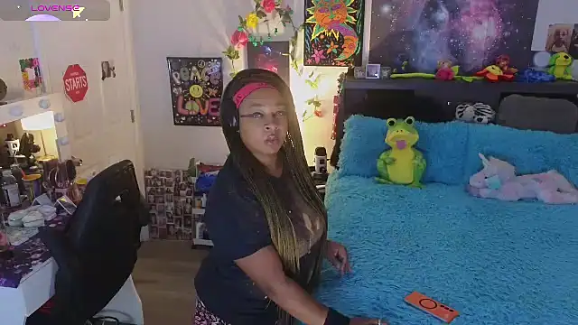 Snapshot of temptressbeauty24 chatting on September 29, 6:02 pm temptressbeauty24 online show from September 29, 6:02 pm