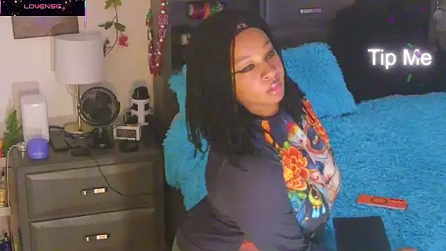 Snapshot of temptressbeauty24 chatting on October 29, 4:04 am temptressbeauty24 online show from October 29, 4:04 am