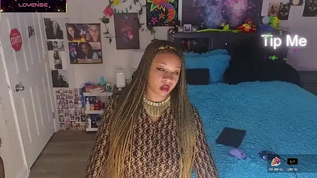 Snapshot of temptressbeauty24 chatting on November 10, 11:37 pm temptressbeauty24 online show from November 10, 11:37 pm