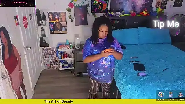 Snapshot of temptressbeauty24 chatting on November 25, 5:18 am temptressbeauty24 online show from November 25, 5:18 am