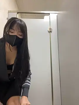 Snapshot of Asia-Lynn chatting on December 4, 2:15 pm Asia-Lynn online show from December 4, 2:15 pm