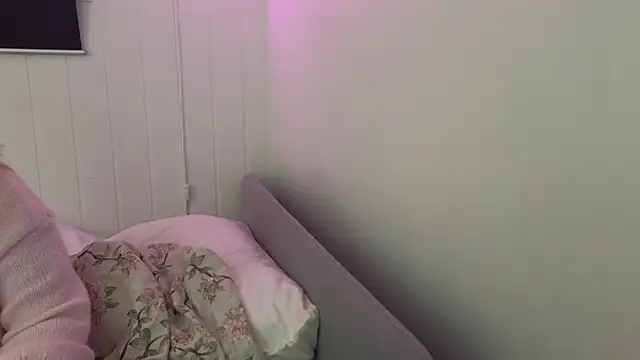 lilleambi online show from January 3, 9:36 pm