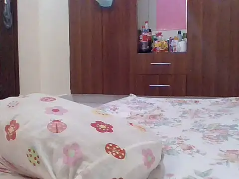 sweet-fancy online show from October 31, 7:42 am