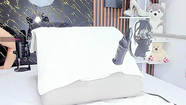 Snapshot of _julyy_ chatting on October 30, 8:20 pm julyy online show from October 30, 8:20 pm