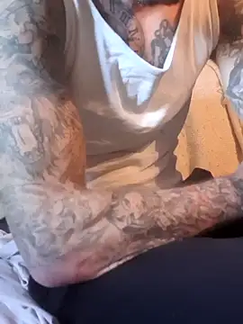 Snapshot of PIercingBoy38 chatting on February 6, 1:43 pm PIercingBoy38 online show from February 6, 1:43 pm