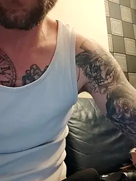 Snapshot of PIercingBoy38 chatting on October 2, 7:43 pm PIercingBoy38 online show from October 2, 7:43 pm