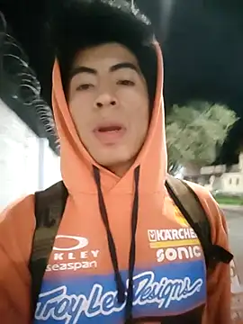 Snapshot of Alexander9827 chatting on January 8, 12:17 am Alexander9827 online show from January 8, 12:17 am