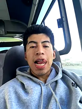 Snapshot of Alexander9827 chatting on November 26, 10:11 pm Alexander9827 online show from November 26, 10:11 pm