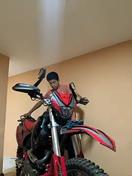 Snapshot of Alexander9827 chatting on December 1, 12:04 am Alexander9827 online show from December 1, 12:04 am