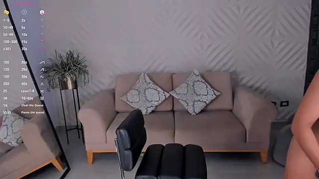 LizzHamilton   online show from January 28, 12:57 am